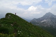 69 Proseguiamo in cresta verso il Passo di Val Vedra...